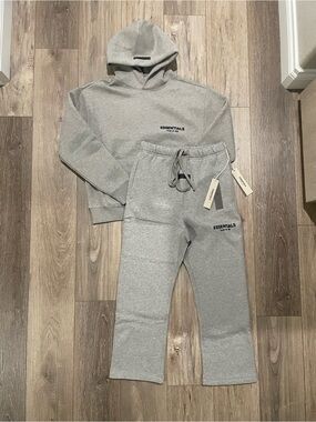 Essentials Men’s Gray Sweatpants Joggers with Drawstring Logo
